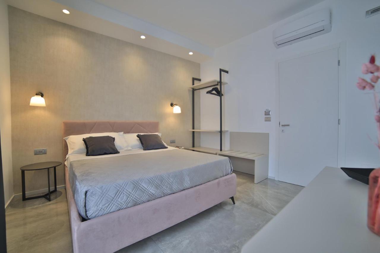 Calaluna Rooms Порто Чезарео Екстериор снимка